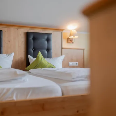 Gasthaus Weinhotel Adler Hotel 3*