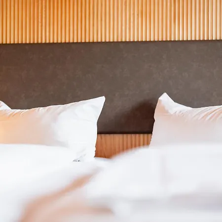 Weinhotel Adler 酒店 恩丁根