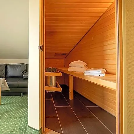 Weinhotel Adler 3* 恩丁根