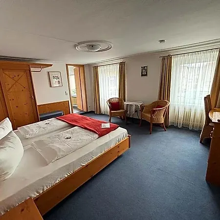 Weinhotel Adler 酒店 恩丁根