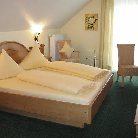 Weinhotel Adler 酒店 恩丁根